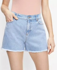 Pantaloncini denim nuovi con etichette Loft Petite Distressed High Rise Cut Off - Mid Indigo - taglia 34P - Foto 1 di 3