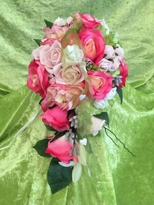 B27. 🌹💕  Exclusiver Brautstrauß Strauß Künstliche Rosen Hochzeit Werfstrauß - Bild 1 von 12