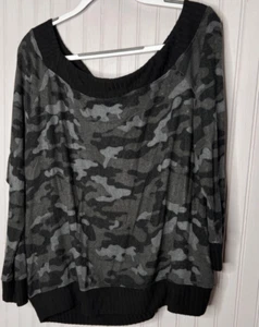 TORRID Women SWEATER 1X 0 Black Gray Super Soft Plush Sloughy Camo Designer - Picture 1 of 12
