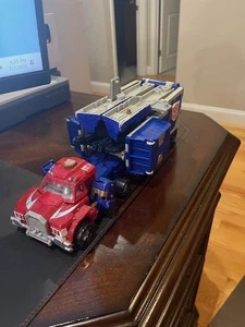 2001 Transformers Armada Optimus Prime AND Super Base Hasbro Not Complete - Picture 1 of 1