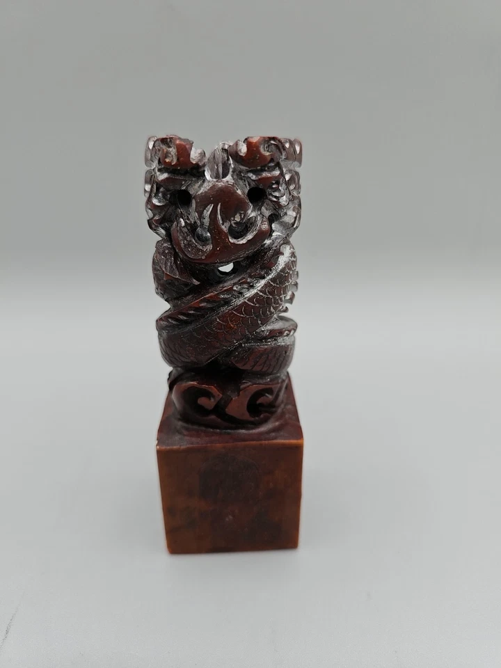 Винтажный китайский тонкий 5» резной коричневый камень драконов Инь печать красные чернила - ROSS - Изображение 1 из 4