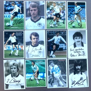 12 DFB-Nationalspieler Konvolut 12 Fotos ca. 10x15 Autogramme (206) - Picture 1 of 1