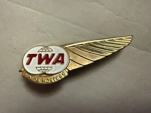 Vintage TWA Airlines Junior Hostess Pin Gold Tone Metal 1960's Trans World Wings - Picture 1 of 8