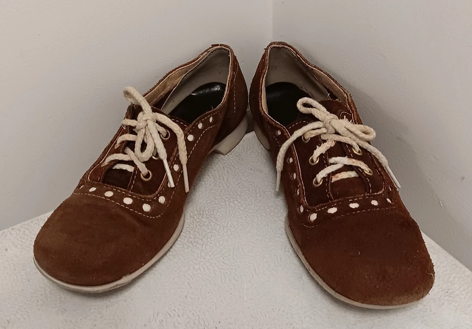 Zapatos de boliche vintage para mujer de cuero marrón gamuza con cordones talla 7 Foto 1 de 1