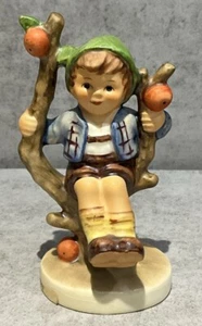 Hummel Goebel 142 3/0 TMK-6 4,25" Apfelbaum Junge - Bild 1 von 8