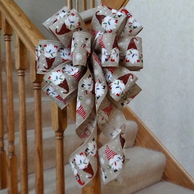 GNOMOS 10" DE ANCHO CON LUCES NAVIDAD ARCO NAVIDAD-DECORACIÓN, REGALO, CORONA, LINTERNA Foto 1 de 2