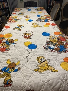 Vintage JC Penney Get Along Gang gesteppte Tagesdecke Twin 1983 American Greetings - Bild 1 von 13