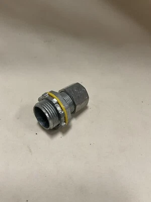 Arlington Metallic Straight  Strain Relief Cord Connector 3/4" (New) Qty-1 - Image 1 of 4