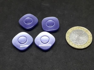BP52/ 4 boutons plastique bleu nacré dia17mm VINTAGE 70 4 blue plastic buttons - Imagen 1 de 2