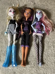 Monster High Doll Lot (3) Lagoona Blue, Clawdeen Wolf, Abbie Bominable - Picture 1 of 11