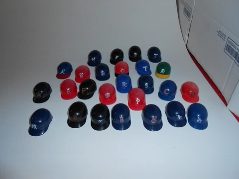 1 MLB/BASEBALL MINI GUMBALL MACHINE HELMET CHOOSE TEAM +5 BONUS BASEBALL CARDS Cover