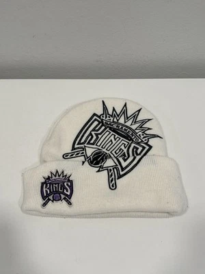 Gorro Vintage Sacramento Kings Logo Bordado Oficial NBA Blanco/Púrpura Foto 1 de 4