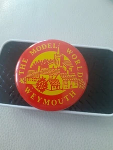 Insignia vintage de modelo World Weymouth - Imagen 1 de 3