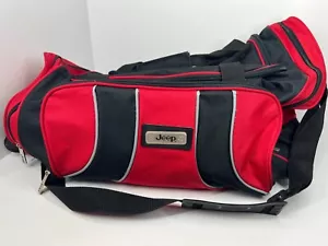 Jeep duffle carry travel bag red black zip up shoulder strap and hand carry - Foto 1 di 24