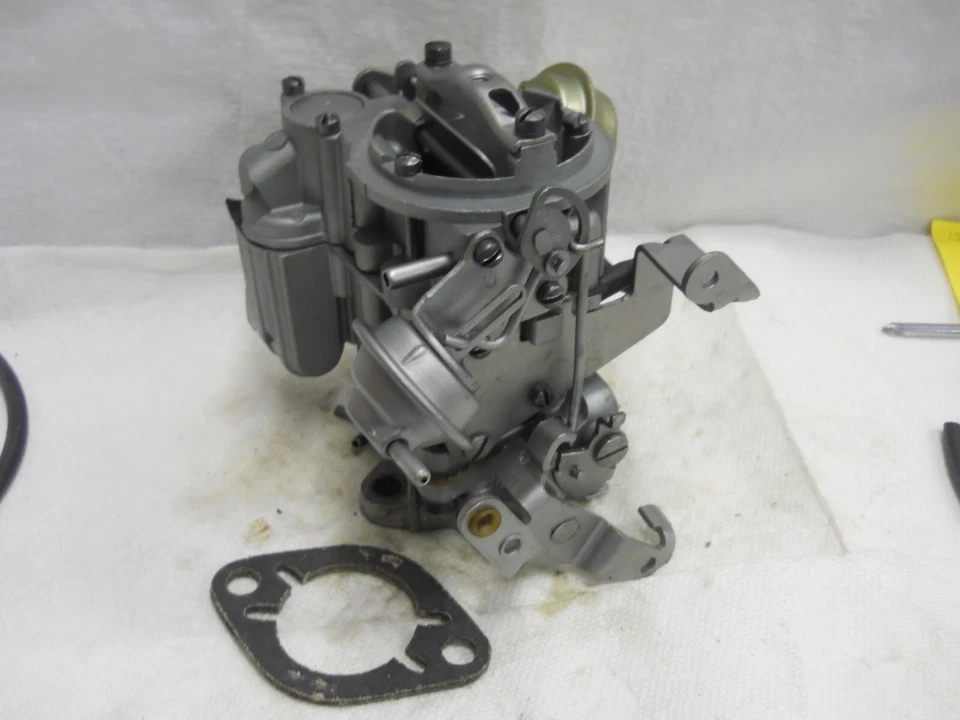 Rochester 1 bl. 1975-76 Checker-Chevrolet-Pontiac- chevy.-gmc. truck 250" Foto 1 de 4