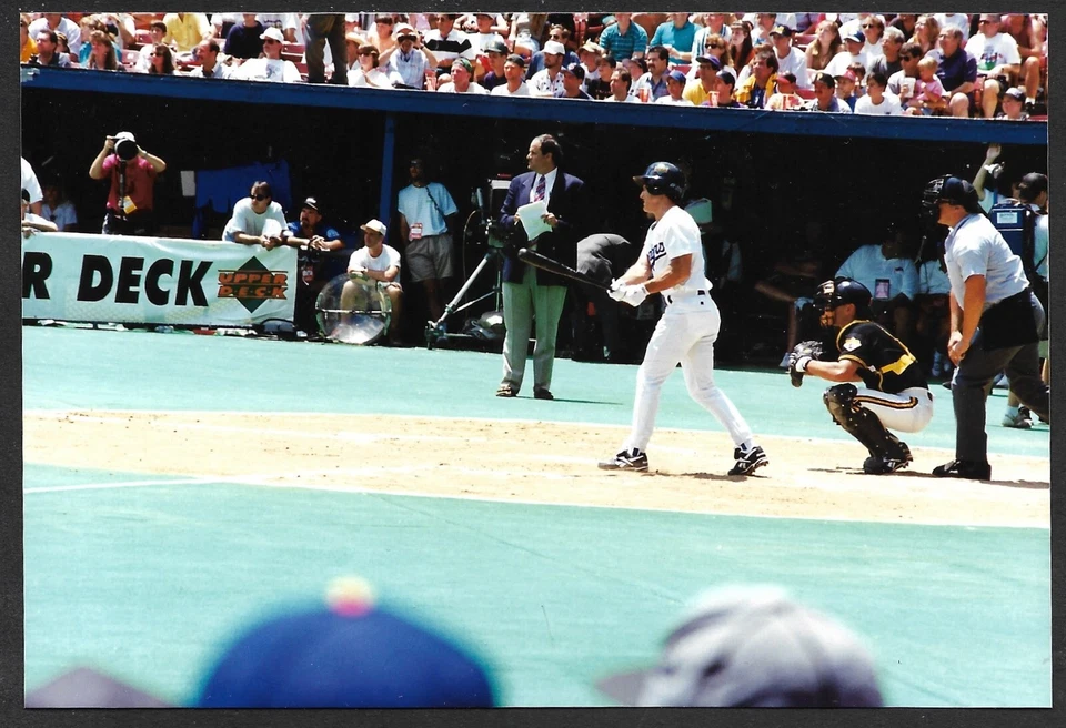 1994 ASG Dan Marino FLORIDA MARLINS  UNSIGNED  6 x 4  ORIGINAL SNAPSHOT PHOTO #6 - Image 1 of 1