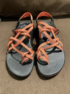 Sandalia con correa para mujer CHACO talla 8 senderismo agua naranja amarillo - Imagen 1 de 9