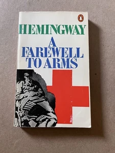 A FAREWELL TO ARMS  by Ernest Hemingway vintage 1975 Penguin paperback - Picture 1 of 3