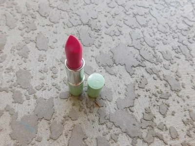Lápiz labial mate Clinique magenta de larga duración suave mate Foto 1 de 4