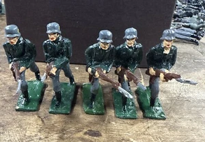 SAE Vintage 54mm German Infantry Soldiers Advancing Slope Union Of S.Africa - Picture 1 of 21