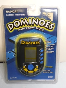 Juego de dominó electrónico portátil Radica Dominos 3664 CS7BA precintado - Imagen 1 de 2