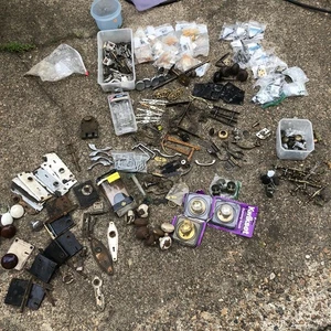 Enorme Lote Antiguo Vintage Cajón Tiradores Perillas Manijas Hardware Cubierta Placas - Imagen 1 de 11