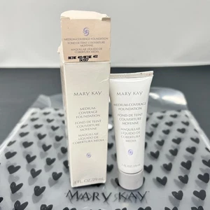 Mary Kay Medium Coverage Foundation Beige 402 Normal to Oily Skin 1 oz Gray Cap - Picture 1 of 2