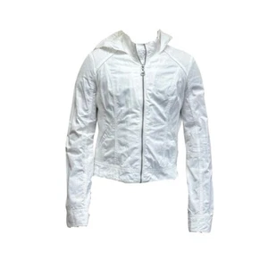 adivina chaqueta blanca con capucha - Imagen 1 de 4