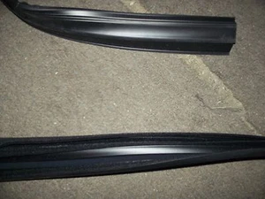 2008 2009 FORD TAURUS MERCURY SABLE LH FRONT DOOR GLASS RUN CHANNEL - Picture 1 of 3