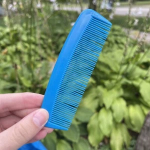 Vintage blau Kunststoff Haarkamm USA breite Handtasche Tasche unzerbrechlich GEBRAUCHT - Bild 1 von 4