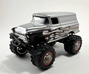 Chevy Suburban 1957 Jada Bigtime 4 ruedas #002 plateado con llamas negras - Imagen 1 de 10