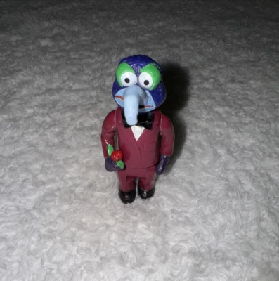 DE COLECCIÓN 1978 HA! Figura de acción Inc Sesame Street Gonzo en traje con flor de plástico Foto 1 de 4