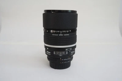 Nikon AF DC Nikkor 105mm f/2 D Telephoto Lens - Image 1 of 4