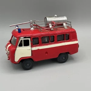 UAZ 452 1:43 Furgoneta Soviética URSS Diecast De Colección Fuego Conversión PROYECTO VER FOTOS - Imagen 1 de 18