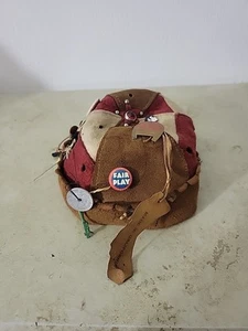 Vintage Beanie With Pins And Charms Lesrher Felt Made In California - Picture 1 of 7