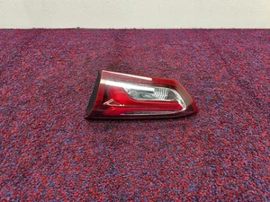 CHEVROLET MALIBU 19-25 OEM RIGHT PASSENGER INNER TRUNK TAILLIGHT LED LIGHT LAMP - Foto 1 di 6