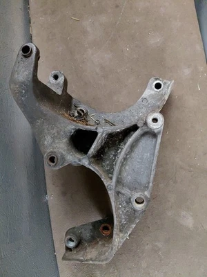 1992-1996 Ford E-350 7.5L Alternator E7TA-10239-AB Bracket E7TA-10289-AB - Image 1 of 4