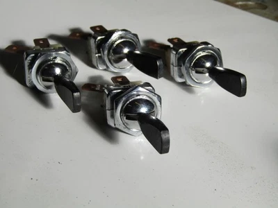 LOTTO LAVORO VINTAGE INTERRUTTORI DA PANNELLO LUCAS ADATTI PER MINI AUSTIN HEALEY TVR AC MG LOTUS - Immagine 1 di 3