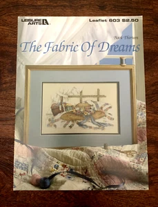 Paula Vaughan "Der Stoff der Träume" Buch 13 Freizeit Kunst Kreuzstichkarte 603 - Bild 1 von 2