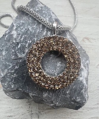 Halskette dicke Schlangenkette Strasskette, grosser Donut Anhänger, hellbraun  - Bild 1 von 3