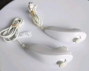 Nintendo Wii Nunchuck ×2 - Picture 1 of 2
