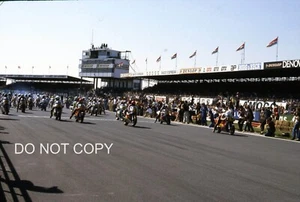 RANDY MAMOLA KORK BALINGTON KENNY ROBERTS START 1981 BRITISH MOTO GP 35MM SLIDE - Picture 1 of 2