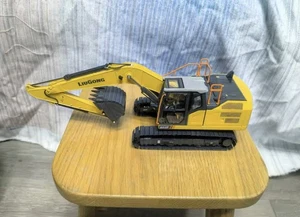 1/35 Scale LIUGONG 922F Hydraulic Excavator Diecast Model Collection Toy Gift - Picture 1 of 5