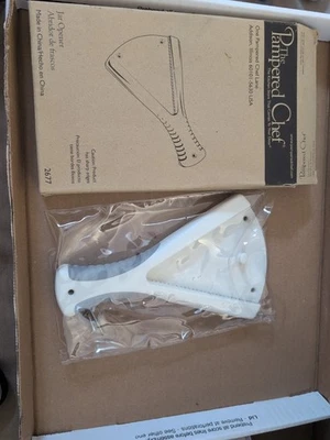 Pampered Chef Jar Opener Hand Held or Cabinet Mount Teeth Grip Tool  - Image 1 of 3