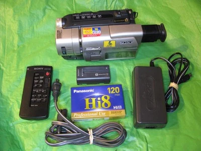 Sony CCD-TRV87E PAL Hi8 Analog Camcorder - Record Transfer Play - TESTED WORKING - Image 1 of 4