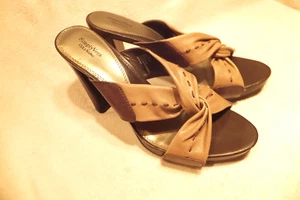  VERA WANG Tan / Taupe/ Brown Leather Open Toe 4 3/8" Heel  Sz 10M  - Picture 1 of 8