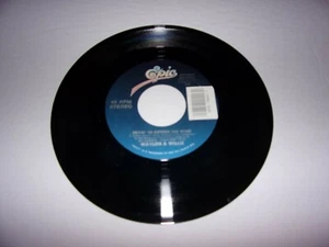 Waylon Jennings & Willie Nelson: Tryin' To Outrun The Wind / 45 Rpm 1991 / NM - Picture 1 of 3