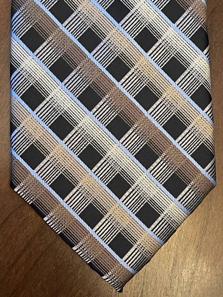 Corbata para el cuello Platinum Designs hecha a mano de poliéster para hombre hecha en China precio de venta sugerido por el fabricante 29,99 USD Foto 1 de 4