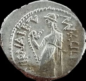 Uomo. Acilius Glabrio. 49 a.C. Denario AR Roma. Imperatoriale romano. Alta qualità - Foto 1 di 2
