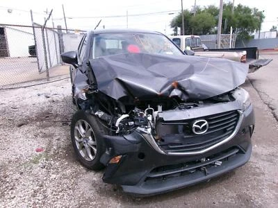 Brazo de control inferior inferior delantero izquierdo usado se adapta a: Mazda cx-3 2017 delantero Foto 1 de 4